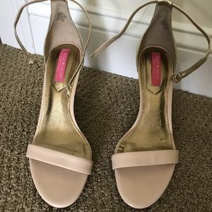 Isaac Mizrahi Nude/Gold Heels